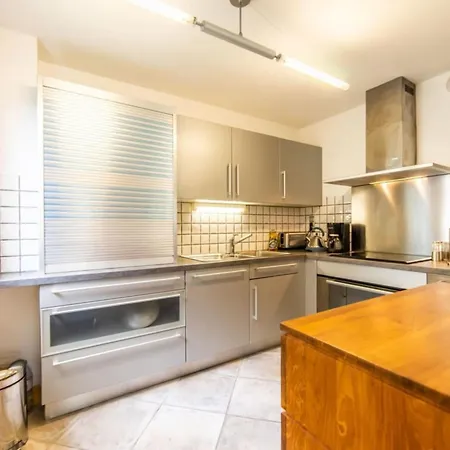 Appartamento 3-bedroom Flat In The Centre *